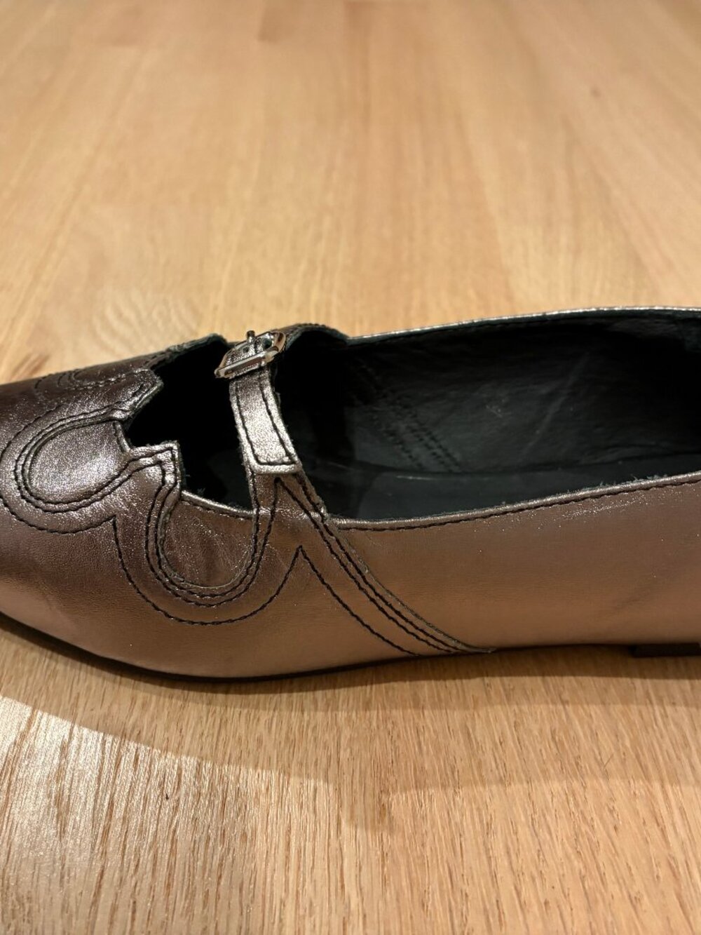 John Fluevog Hayward Metallic Flats 7.5 - Picture 2 of 6